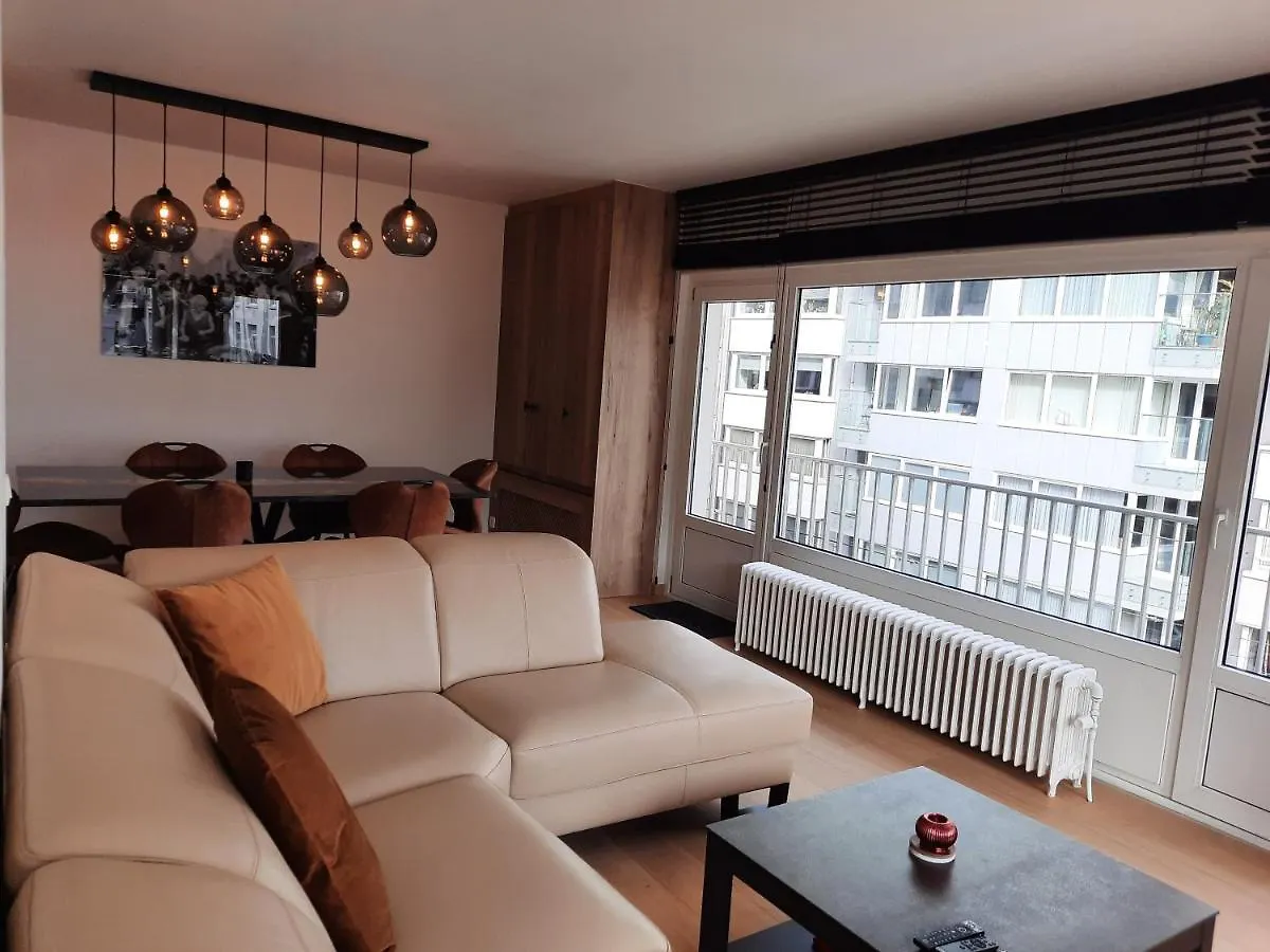 Apartment Lichtrijk En Comfortabel Hoekappartement Met Gratis Parking En Zeer Centraal Gelegen - Comme Chez Soi Ostende